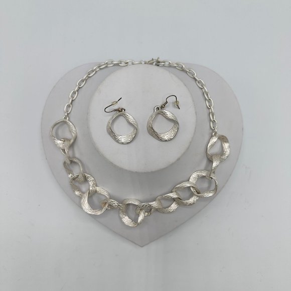 Silvertone Statement Circular Geometric Necklace and Dangling Pierced Earrings S - Picture 3 of 6